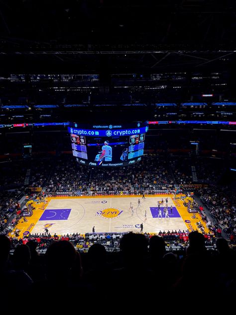 Los Angeles Lakers Aesthetic, Lakers Game Aesthetic, Basketball Stadium, Lakers Game, Lakers Basketball, Des Baskets, Love And Basketball, Basketball Pictures, Dee Dee