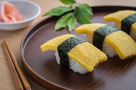 Tamago Sushi Recipe, Tamago Sushi, Japanese Omelet, Healthy Sushi, Using Chopsticks, Sushi Recipe, Nigiri Sushi, Nori Seaweed, Seasoned Rice