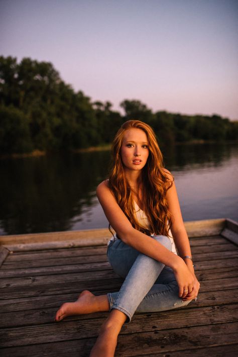 Outdoor Senior Photography, Senior Photos Boys, Graduation Pics, Senior Photo Outfits, Outdoor Girls, Des Moines Iowa, Graduation Photoshoot, Senior Pics, Instagram Photography