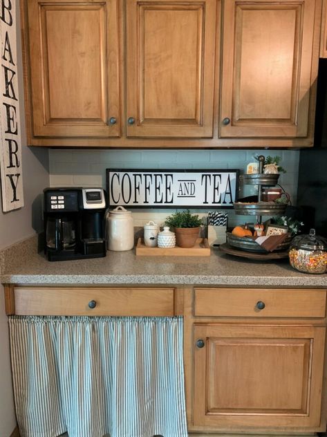 Coffee And Tea Bar, Coffee Tea Station, Coffee Bar At Home, Bars In Kitchen, Coffee Bar Ideas Kitchen Counter, Coffee Station Kitchen, Coffee Station Ideas, Bar At Home, Coffee Bar Station