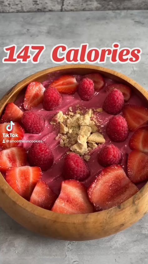 Enjoy my Low Calorie Strawberry Smoothie Bowl, a refreshing and nutritious treat that's perfect for breakfast or a snack. Ready to savor this delicious blend? Get the recipe on my blog! #StrawberrySmoothieBowl #LowCalorie #HealthyEating Low Calorie Smoothie Bowl, Strawberry Smoothie Bowl, Low Calorie Smoothies, Snacks Under 100 Calories, Low Calorie Breakfast, Smoothie Bowl Healthy, Healthy Low Calorie Meals, Under 100 Calories, Portable Snacks