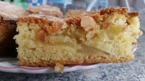 Mary Berry Apple Cake Recipe, Apple Tray Bake Recipe, Dorset Apple Cake, Cooking Apple Recipes Uk, Apple Cake Recipe Uk, Mary Berry Tray Bakes, Mary Berry Apple Cake, Cooking Apple Recipes, Baileys Mousse