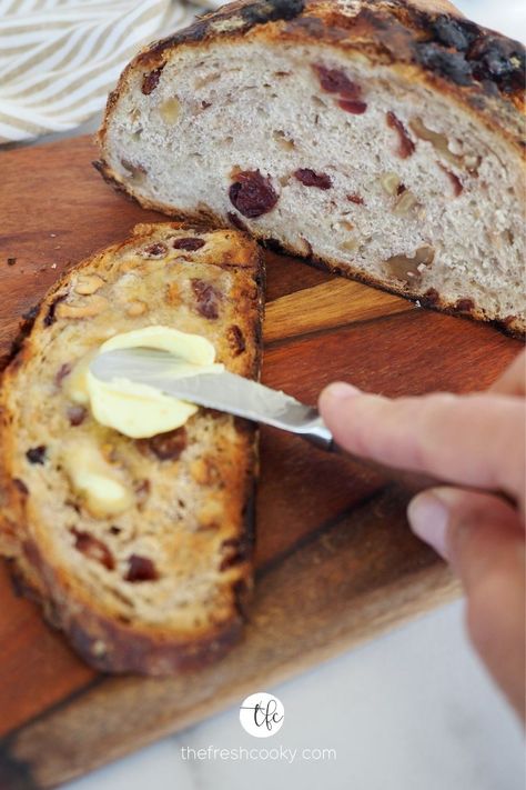 Overnight Bread, Bread No Knead, Cranberry Nut Bread, Walnut Bread Recipe, Cranberry Walnut Bread, Cranberry Bread Recipes, Dutch Oven Bread, Artisan Bread Recipes, Walnut Bread