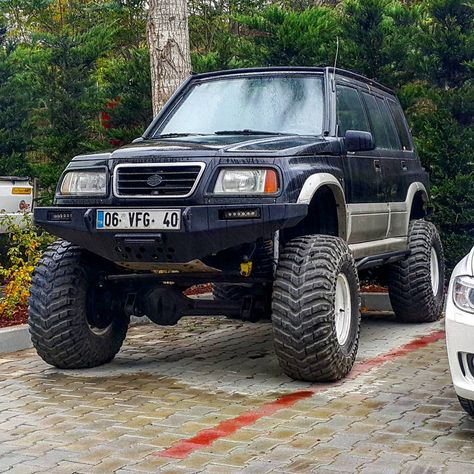 😱😱😱 @yigitkiziltan #suzukioffroadturkiye #suzuki #offroad #extreme #extremesports #offroadextreme #vitara #jlx #jlxoffroad Suzuki Jeep 4x4, Suzuki Grand Vitara 2023, Suzuki Vitara Cabrio, Suzuki Offroad, Suzuki Vitara 4x4, Isuzu Vehicross Off Road, Offroad Cars, Suzuki Vitara Jlx, Suzuki Vitara