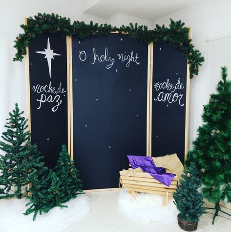 Christmas Church Photo Booth, Church Christmas Backdrop, Chalkboard Backdrop, Backdrop Easy, Christmas Photo Backdrop, Ward Christmas Party, Church Christmas Decorations, Photo Backdrop Christmas, Selfie Wall