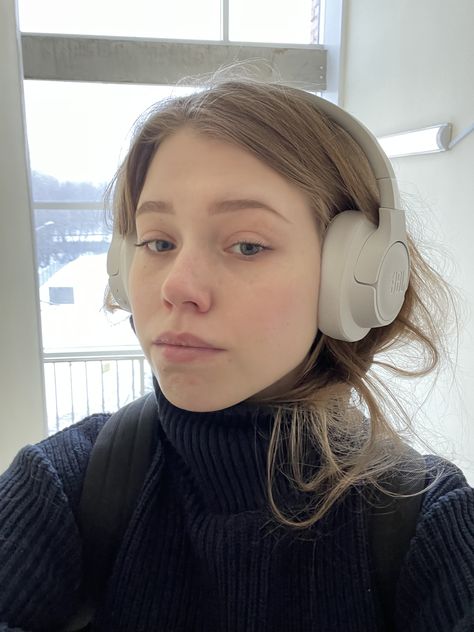 Chunky Headphones, Jbl Headphones, Turtleneck Sweater, Headphones, Turtle Neck, Wool, Pins, Quick Saves