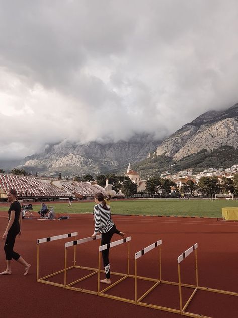 hurdles #track #trackandfield #croatia #workout Track Aesthetic, Hurdles Track, Benfica Wallpaper, Athletics Track, Track Pictures, Track And Field Athlete, Runners High, Sports Aesthetic, Track Workout