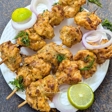 Chicken Malai Tikka in Air fryer and Stovetop Chicken Malai Tikka, Vegetarian Rice Dishes, Malai Tikka, Chicken Appetizer, Chicken Malai, Malai Chicken, Tandoori Paneer, Chicken Skewer Recipe, Indian Chicken Recipes