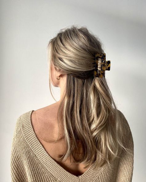 Hairstyles For All Hair Types, Clip Hairstyles, Blonde Hair Inspiration, Thicker Hair, 90s Hairstyles, Half Updo, Hot Hair Styles, Hair Essentials, Styling Inspiration