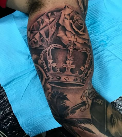 Crown Tattoo Sleeve, Crown Shoulder Tattoo, Crown Tattoo Placement, Kings Crown Tattoo, Coronas Tattoo, Badass Sleeve Tattoos, Crown Tattoo Men, Kings Tattoo, Crown Tattoos For Women