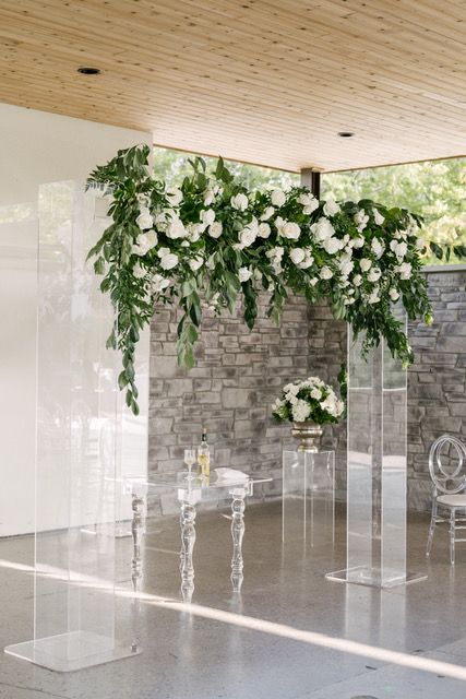 Clear acrylic chuppah set up by B-You-Nique. Click the image for more details! Acrylic chuppah rental available across the GTA and Toronto by B-You-Nique. #weddingdecor #chuppah #chuppahrentaltoronto #toronto Acrylic Chuppah, Chuppah Flowers, Acrylic Arch, White Wedding Arch, Floral Arch Wedding, Wedding Rentals Decor, Wedding Arch Flowers, Arch Flowers, Wedding Floral Centerpieces