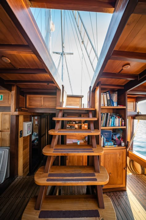 Boat House Aesthetic, Houseboat Aesthetic, Sailing Boat Aesthetic, Sailboat Cabin, Sailboat House, Catamaran Aesthetic, Sailing Boat Interior, House Sailboat, Big Sailboat