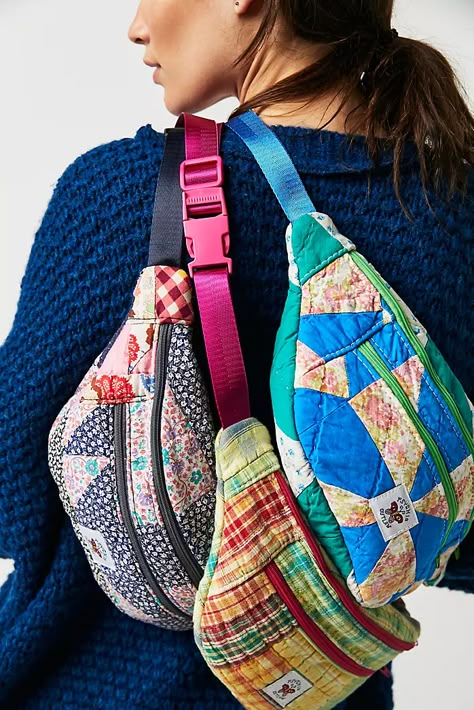 Sustainable Crafts, Quilted Bag Patterns, Textile Recycling, Sacs Tote Bags, Quilt Bag, Sew Ins, Quilted Handbags, Couture Mode, Vintage Patchwork