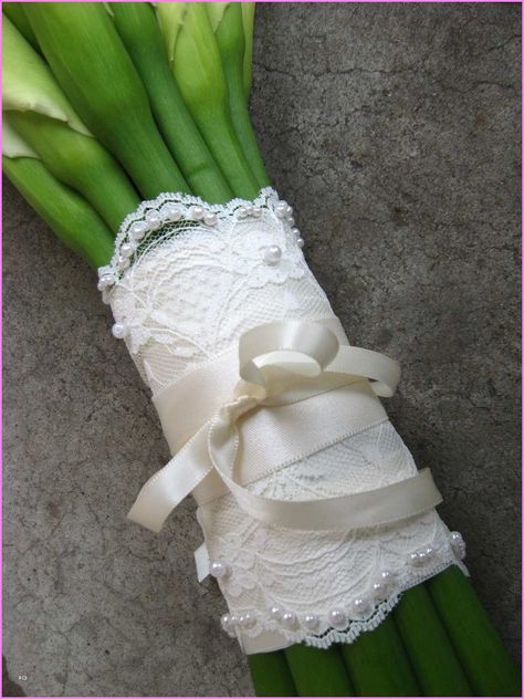 Wedding Dress Keepsake, Calla Lily Bridal Bouquet, Lace Bouquet, Pearl Bouquet, Calla Lily Bridal, Mom Wedding Dress, Bride Ideas, Bouquet Wrap, Lace Wrap