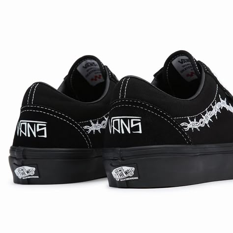 Elijah Berle, 2010 Accessories, Vans Old Skool Black, Vans Aesthetic, Black School Shoes, Jordan 4 Black, Old Skool Black, Vans Skate, Jordan Shoes Retro