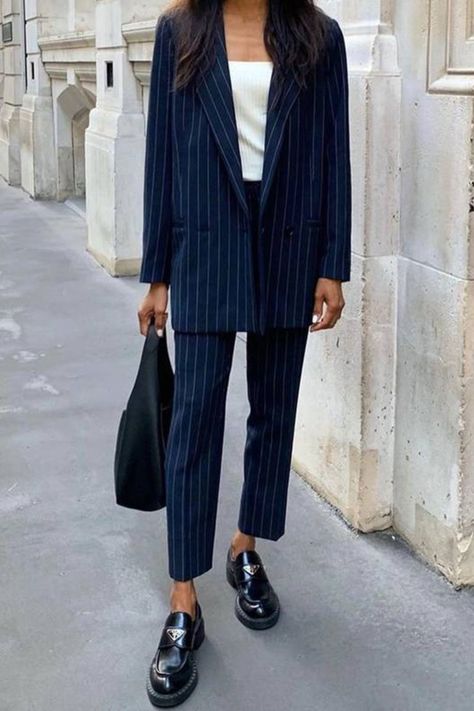 Suit With Loafers Woman, Woman Loafers Outfit, How To Wear Chunky Loafers, Chunky Loafers For Women Outfit, Prada Loafers Women Outfit, Money Aestethic, Loafers Women Outfit, Loafers Street Style, Chunky Loafers Outfit