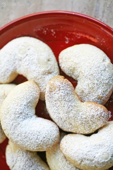 Crescent Cookies Recipes, Almond Crescent Cookies Recipes, Almond Crescent Cookies, Sugar Cookie Icing Recipe, Crescent Cookies, Cookie Icing Recipe, Almond Meal Cookies, Italian Cookie Recipes, Sugar Cookie Icing