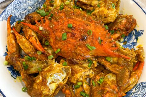 The Easiest Cà Ri Cua (Vietnamese Curry Crab)  - Ta-Daa! Vietnamese Crab Recipes, Curry Crab Recipe, Vietnamese Curry, Yellow Curry Sauce, Curry Crab, Comfort Meals, Yellow Curry, Stir Fry Sauce, Vietnamese Cuisine