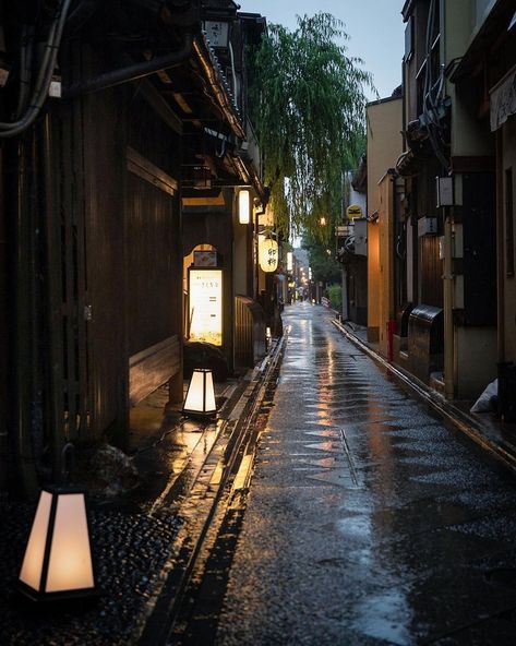 Japan Street Aesthetic, Japan Countryside, Japanese Town, Street Aesthetic, Japan Architecture, Dark Landscape, Asian Architecture, Japan Street, Paphos