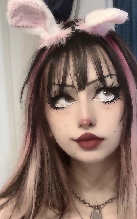 Bunny Makeup Cute, Aesthetic Black Makeup, Black Gothic Aesthetic, Bunny Makeup Aesthetic, Cute Bunny Makeup, Alt Makeup Ideas, Black Makeup Tutorial, Kawaii Makeup Aesthetic, Alt Tiktok