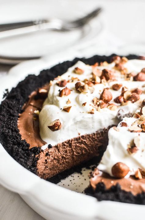 Chocolate Hazelnut Pie, No Bake Chocolate Marshmallow Pie, Pie Crust And Nutella Desserts, Nutella And Pie Crust Recipes, Nutella No Bake Pie, Chocolate Hazelnut Recipes, No-bake Peanut Butter Chocolate Pretzel Pie, Nutella Pie, Nutella Mousse