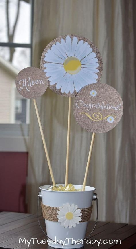 Rustic Decorations Party, Daisy Birthday Decorations, Daisy Themed Party, Daisy Party Decor, Flower Theme Party, Cheap Table Decorations, Daisy Centerpieces, Diy Daisy, Daisy Invitations