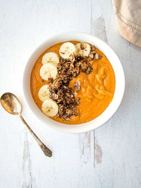 This sweet potato breakfast bowl is a warm, porridge-like bowl of comfort that's quick and easy to make, filling, and delicious. Paleo, Whole30, and AIP friendly! #thrivingonpaleo #aiprecipes Aip Sweet Potato, Sweet Potato Breakfast Bowl, Potato Breakfast Bowl, Aip Breakfast, Steamed Sweet Potato, Sweet Potato Bowls, Autoimmune Paleo Recipes, Potato Breakfast, Aip Paleo Recipes