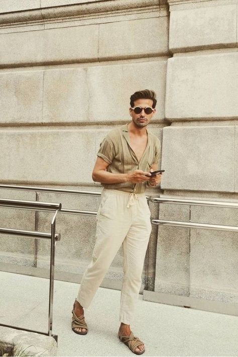 Men's summer fashion 23 ideas: Casual chic and vintage touches - mens-club.online Men Desert Outfit, Men’s Desert Outfit, Revere Collar Shirt Men Outfit, Morocco Outfit Ideas Men, Tulum Men Outfit, Egypt Men Outfit, Sprezzatura Style For Men Summer, Desert Fashion Men, Chanclas Outfit