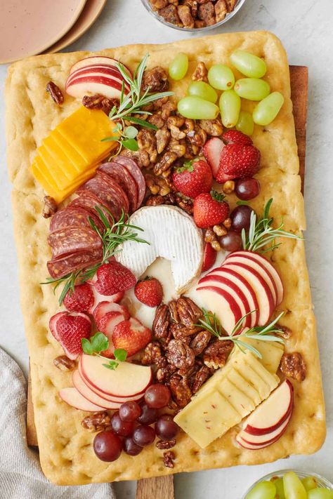 Appetizer Platter, Fancy Appetizers, Appetizer Sandwiches, Appetizer Platters, A Charcuterie Board, Charcuterie Platter, Party Food Platters, Focaccia Bread, Charcuterie Recipes