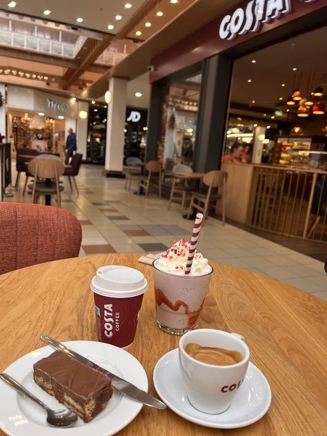 Costa Cafe, Airport Food, Strawberry And Cream, Aesthetic Drinks, Costa Coffee, Coffee Shop Aesthetic, Coffee Menu, British Food, Aesthetic Coffee