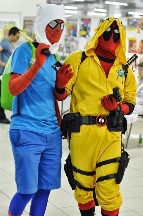 Haha Spidey and Deadpool want to join in on the cosplaying too :) Epic Cosplay, Amazing Cosplay, Stargate, Film Serie, Best Cosplay, Cosplay Outfits, Halloween Cosplay, Adventure Time, Karaoke