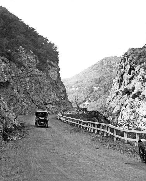 Santa Monica Mountains, Topanga Canyon, California History, San Fernando Valley, Canyon Road, Vintage Los Angeles, E Mc2, City Of Angels, On The Road Again