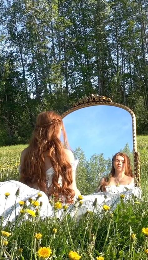 Mirror In Flower Field, Princess Senior Photos, Vintage Picnic Aesthetic Outfits, Cottage Core Aesthetic Fashion, Senior Picture Ideas Retro, Cottage Core Senior Pictures, Old House Photoshoot, Ethereal Senior Pictures, Vintage Classy Aesthetic