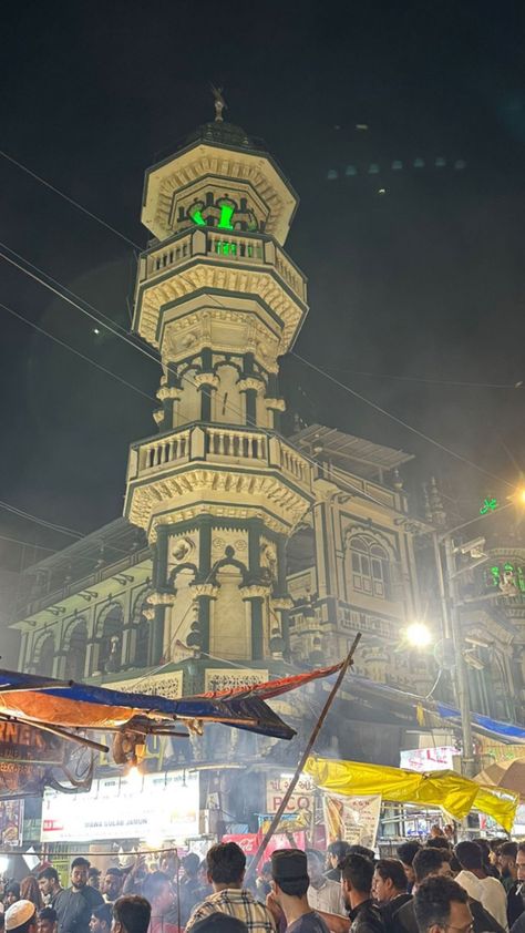 Minara Masjid Mumbai, Beautiful Scenery Photography, Mumbai City, Snap Ideas, Iphone Instagram, Scenery Photography, Couples Goals, Beautiful Scenery