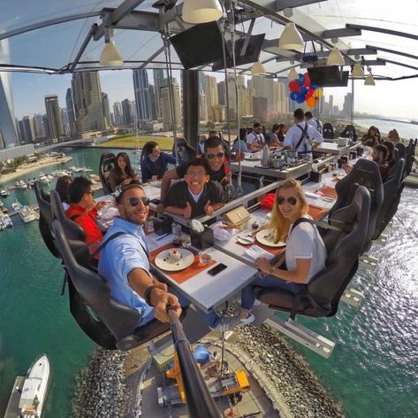 Sky Restaurant, Dinner In The Sky, Dubai Tour, Burj Al Arab, Dubai City, Dubai Travel, Destination Voyage, World Trade Center, Burj Khalifa