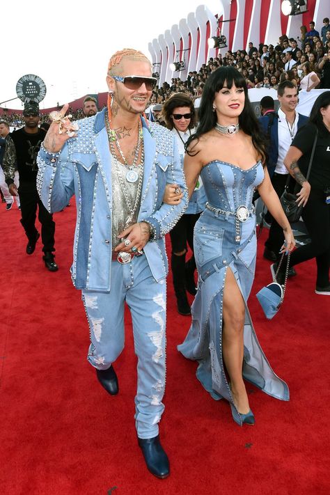 Katy Perry Legs, Denim Party Outfit, Diamonds And Denim Party, Denim Party, Party Outfit Men, Riff Raff, Denim And Diamonds, Mtv Video Music Award, Video Music Awards