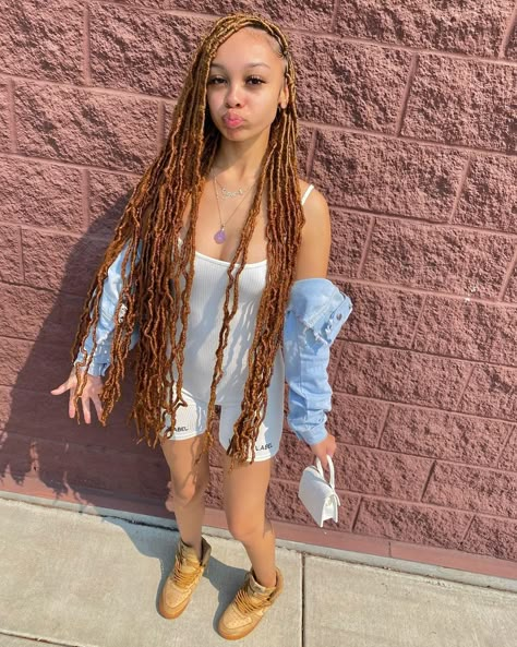 Faux Locs Blonde, Soft Locs, Big Box Braids Hairstyles, Faux Locs Hairstyles, Cute Curly Hairstyles, Cute Braided Hairstyles, Braids Hairstyles Pictures, Protective Hairstyles Braids, Hair Twist Styles