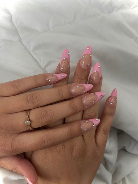 French Tip Designs With Gems, Square Nail Ideas Acrylic, Nails Acrylic Pink With Gems, Spring Nails Rhinestones, Nail Inspiration Rhinestones, Short Almond Rhinestone Nails, French Tip Nails With Rhinestones Almond, Diamante Nails Rhinestones, Pink French Nails With Gems