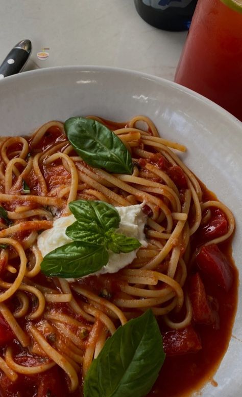 food restaurant aesthetics Italian Restaurant Aesthetic Pasta, Spaghetti Aesthetic Food, Pasta Restaurant Aesthetic, Restaurant Aesthetics, Job Aesthetic, Pasta Restaurants, Food Gallery, Coffee Aesthetic, Food Restaurant