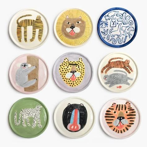 Pottery Plates Ideas, Animal Ceramics, Plates Ideas, Animal Plates, Diy Pottery Painting, Min Pin, Kids Pottery, Pottery Painting Designs, Diy Ceramic