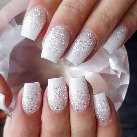 White Sparkle Nails Short, White Sparkle Nails, Unghie Sfumate, Fingernail Designs, Formal Nails, White Glitter Nails, Nails Aesthetic, White Acrylic Nails, Her Nails