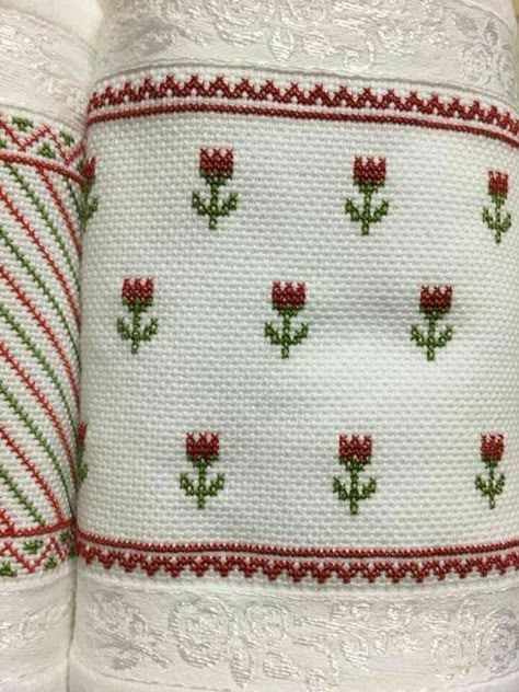 Cross Stitch Towel, Cross Stitch Border Pattern, Cross Stitch Geometric, Border Ideas, Ideas Embroidery, Pola Kristik, Pola Sulam, Cross Stitch Patterns Flowers, Mini Cross Stitch