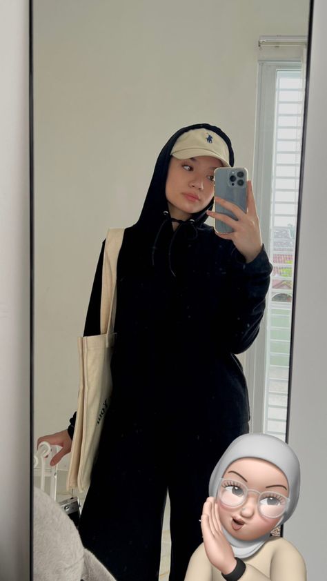 Ootd Hijab Topi Baseball, Hijab Running Outfit, Style Olahraga Hijab, Style Olahraga, Hijabi Sports Outfit, Hoodie Outfit Hijab, Hijab Sport Outfit, Casual Sporty Outfits, Celebrity Casual Outfits