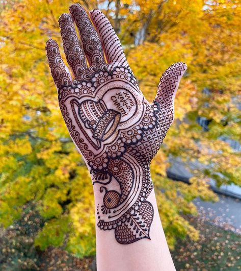 Karva Chauth Mehndi Designs Mehendi Designs For Hands Karvachauth, Karva Chauth Henna Designs, Mehandi Design Karwachauth, Mehndi Designs Front Hand For Karva Chauth, Mehndi Design For Karwachauth Front Hand, Mendhi Designs Karvachauth, Mehedi Degins For Karva Chauth, Krwachuth Mehndi Designs, Karwachauth Easy Mehndi Design