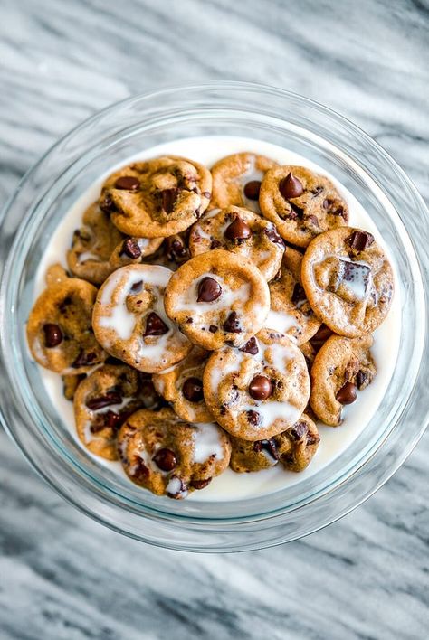 Pastry Shop Aesthetic, Cinnomon Rolls, Cookies Cereal, Cookie Cereal, Tiny Cookies, Cookie Crisp Cereal, Pancake Cereal, New Food Trends, Baking Challenge