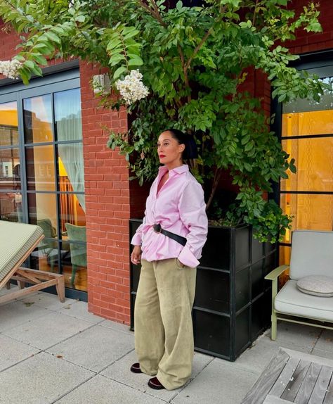 Tracee Ellis Ross Style Outfits, Tracee Ellis Ross Girlfriends, Tracie Ellis Ross Style, Tracy Ellis Ross Style, Prints Street Style, Tracee Ellis Ross Style, Tracee Ellis Ross Fashion, Artist Vibes, Loewe Fashion