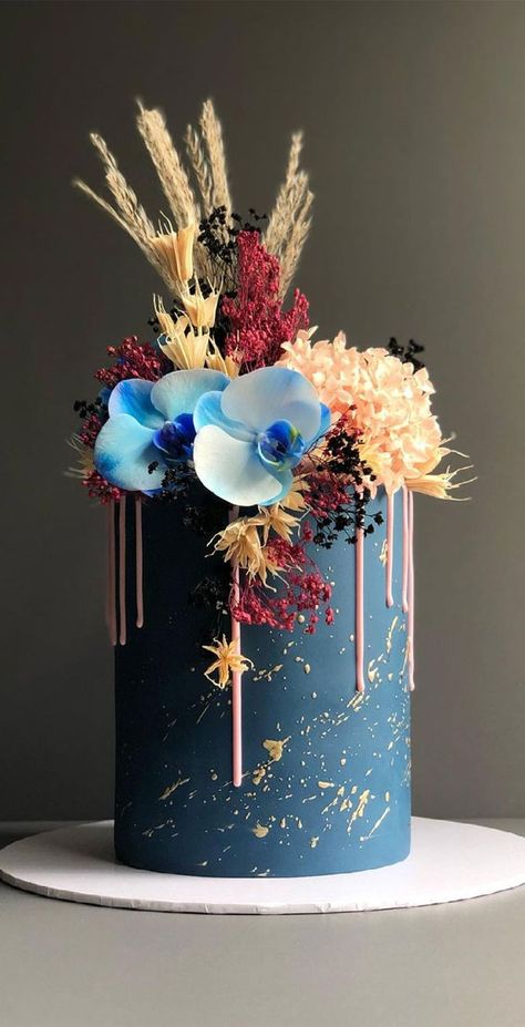 37 Pretty Cake Ideas For Your Next Celebration : Pretty Two tone Cake Dark Blue Birthday Cake, Navy Cake Ideas, Dark Blue Cake, Birthday Cake 2023, Navy Blue Cake, Navy Cake, Normal Cake, Pretty Cake Ideas, Navy Cakes