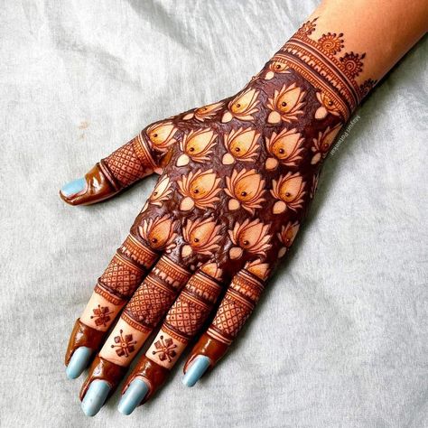 Back Side Mehndi, Latest Mehndi Designs Wedding, Baby Mehndi Design, Front Mehndi Design, Mehndi Designs Bridal Hands, Mehndi Design Pictures, Modern Mehndi Designs, Very Simple Mehndi Designs, Simple Mehndi Designs Fingers