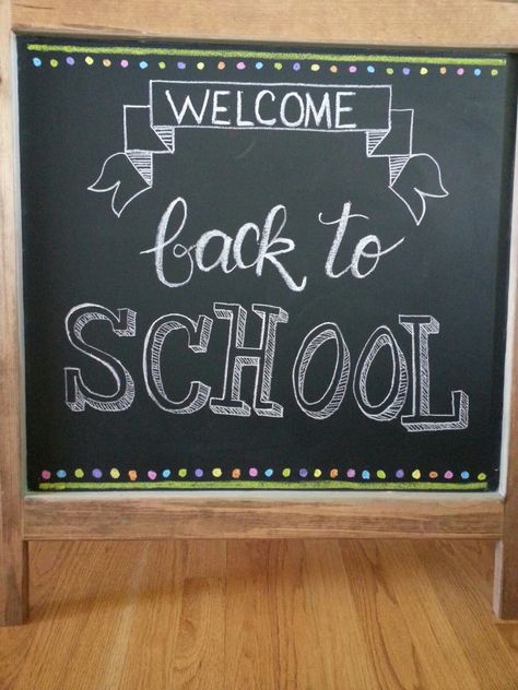 Welcome back to school library display. Back To School Whiteboard Art, Back To School Whiteboard Ideas, Welcome Back To School Decoration Ideas High School, Welcome Back To School Sign Ideas, Whiteboard Welcome Sign, Welcome Back Poster Ideas High School, Chalkboard Back To School, Welcome Blackboard Ideas, Welcome Whiteboard Art