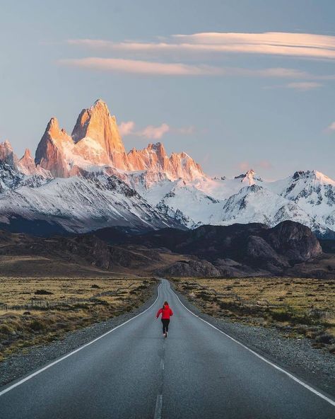 Nature • Mountains • Forest on Instagram: “Mount Fitz Roy by: @errincasa” Patagonia Mountains, Mount Kailash, Puzzle Pictures, Visit Argentina, Instagram Movie, Outdoor Logos, Patagonia Chile, Lapland Finland, Patagonia Argentina